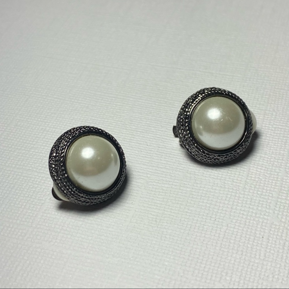 Vintage Dark Silver Tone Faux Pearl Clip On Earrings